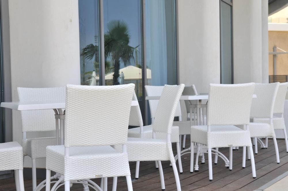 Play Hatzuk Beach Tel Aviv Exterior foto
