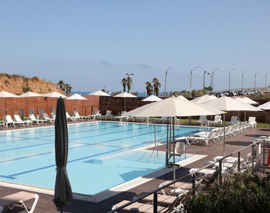 Play Hatzuk Beach Tel Aviv Exterior foto