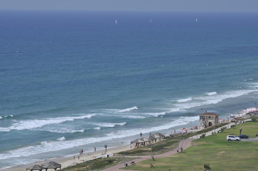 Play Hatzuk Beach Tel Aviv Exterior foto